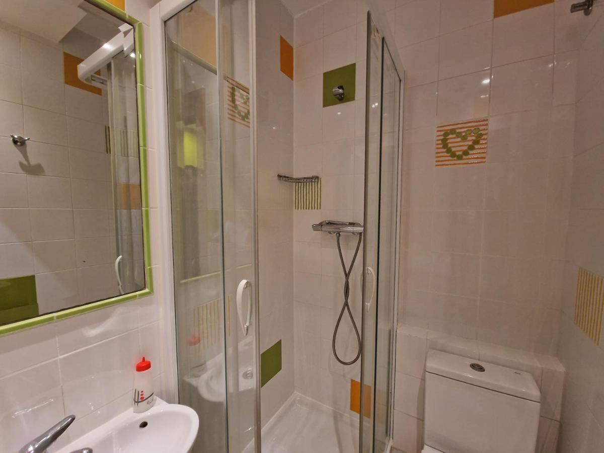 Pension Izar Bat Guesthouse San Sebastián Exteriér fotografie